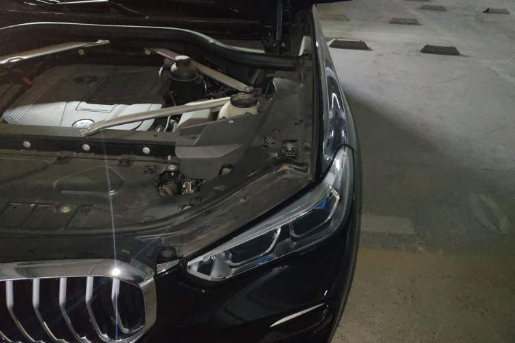 Used BMW X5 2021 xDrive40i M Sport Package Engine Bay Left