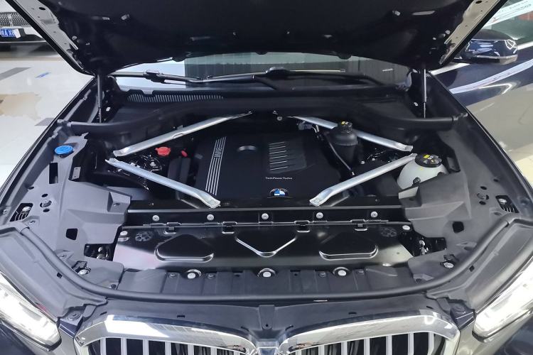 Used BMW X5 2021 xDrive40i M Sport Package Engine Bay