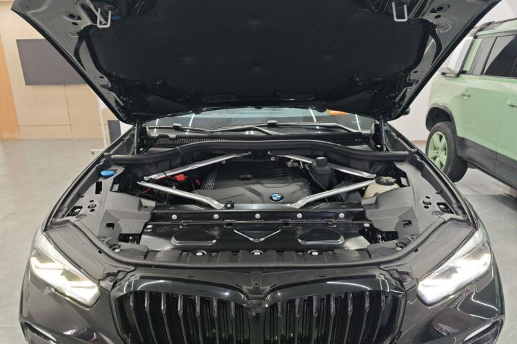 Used BMW X5 2021 xDrive30i M Sport Package Engine Bay