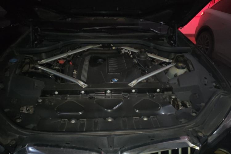 Used BMW X5 2021 Restyled xDrive40i Luxury Version M Sport Package Engine Bay