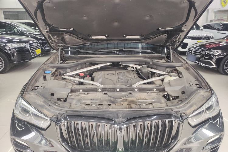 Used BMW X5 2021 Restyled xDrive40i M Sport Package Engine Bay