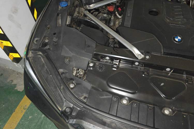 Used BMW X5 2021 Restyled xDrive30i M Sport Package Engine Bay Right