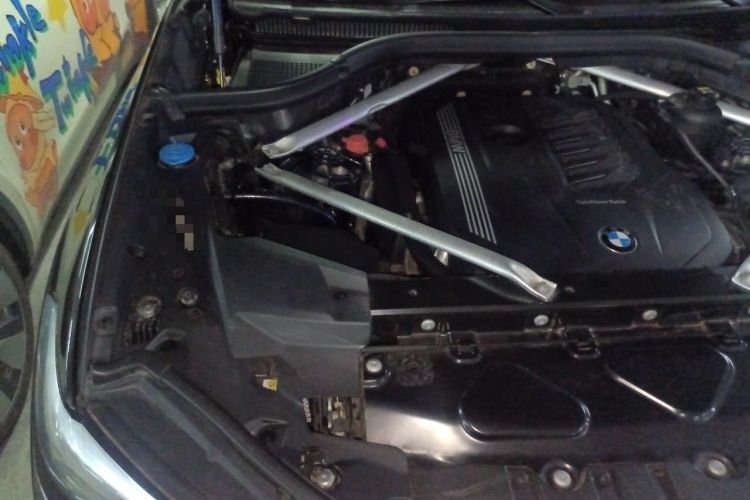 Used BMW X5 2021 xDrive40i Luxury Model with M Sport Package Engine Bay Right