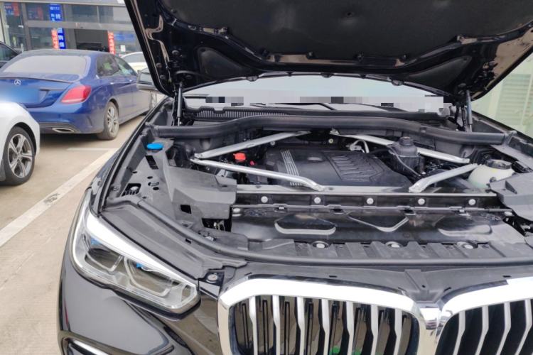 Used BMW X5 2021 xDrive40i M Sport Package Engine Bay Right