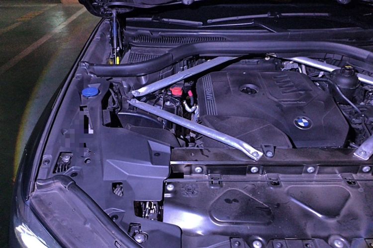 Used BMW X5 2021 xDrive30i M Sport Package Engine Bay Right
