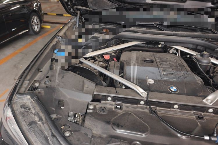 Used BMW X5 2021 xDrive40i Luxury Model with M Sport Package Engine Bay Right