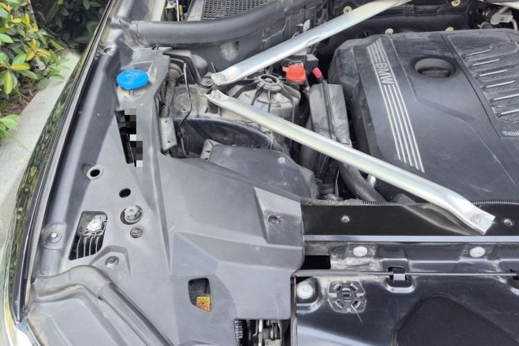 Used BMW X5 2021 xDrive40i M Sport Package Engine Bay Right
