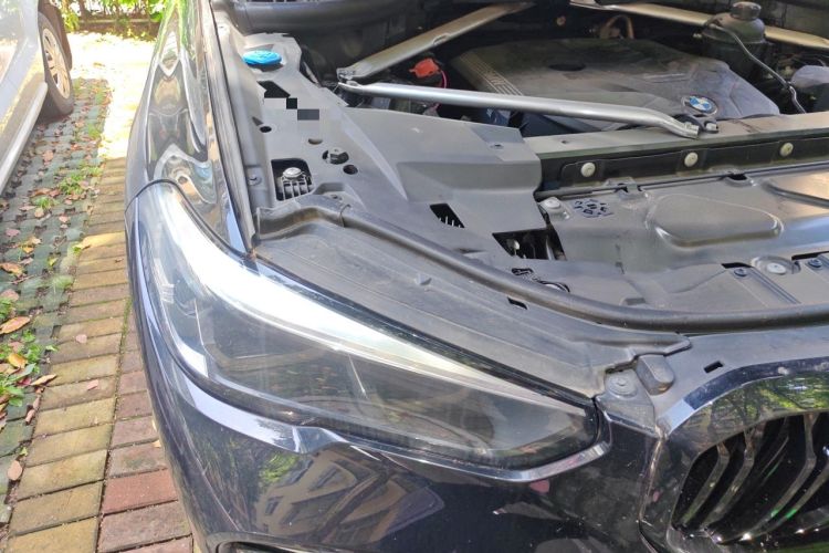 Used BMW X5 2021 xDrive30i M Sport Package Engine Bay Right