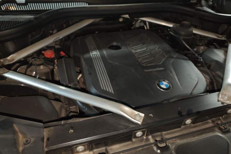 Used BMW X5 2021 xDrive40i M Sport Package Engine Bay Right