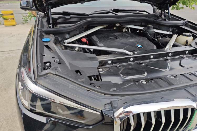 Used BMW X5 2021 Restyled xDrive30i M Sport Package Engine Bay Right