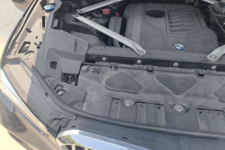 Used BMW X5 2021 xDrive40i Luxury Model with M Sport Package Engine Bay Right
