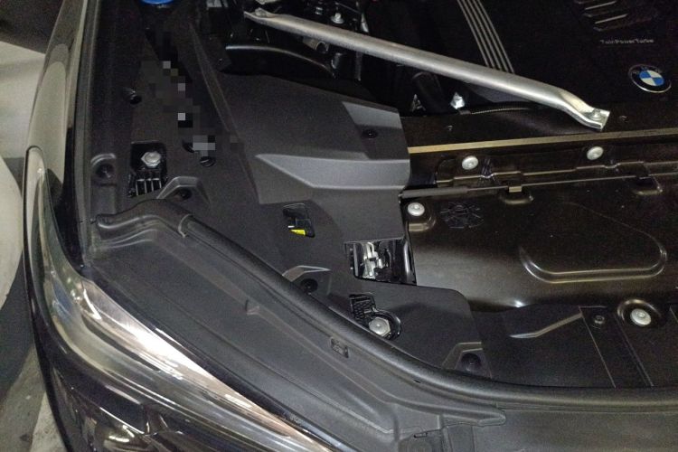 Used BMW X5 2021 Restyled xDrive40i Luxury Version M Sport Package Engine Bay Right