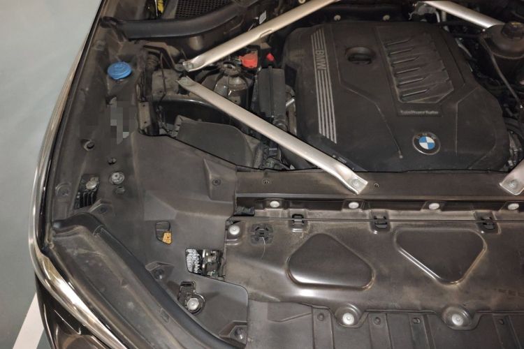 Used BMW X5 2021 xDrive40i M Sport Package Engine Bay Right