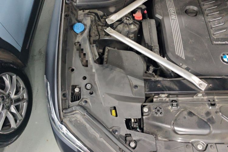 Used BMW X5 2021 Restyled xDrive40i M Sport Package Engine Bay Right