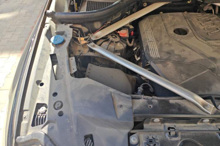 Used BMW X5 2021 xDrive30i M Sport Package Engine Bay Right