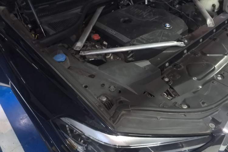 Used BMW X5 2021 xDrive30i M Sport Package Engine Bay Right
