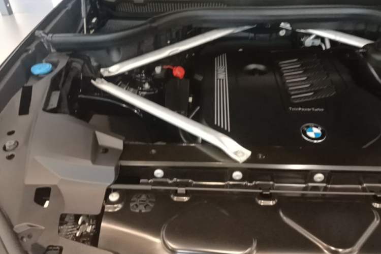 Used BMW X5 2021 Restyled xDrive40i M Sport Package Engine Bay Right