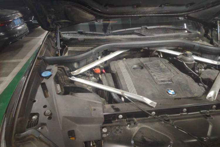 Used BMW X5 2021 Restyled xDrive40i Luxury Version M Sport Package Engine Bay Right