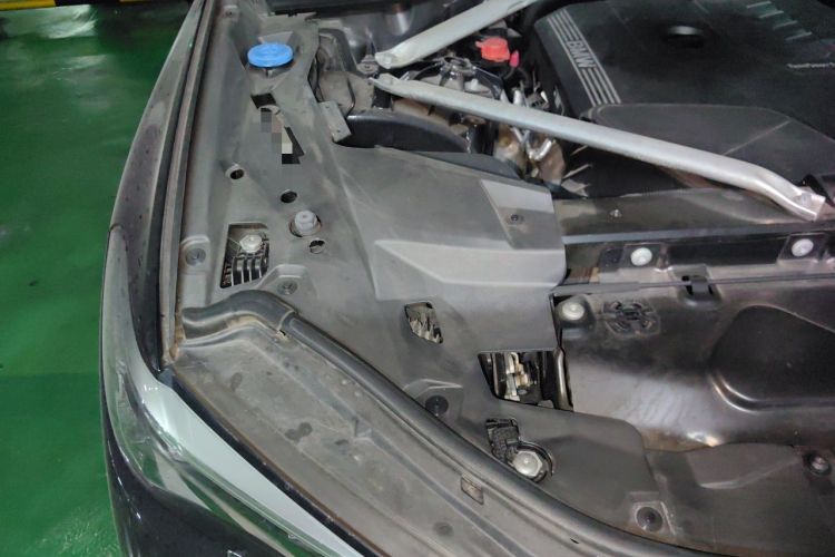 Used BMW X5 2021 Restyled xDrive30i M Sport Package Engine Bay Right