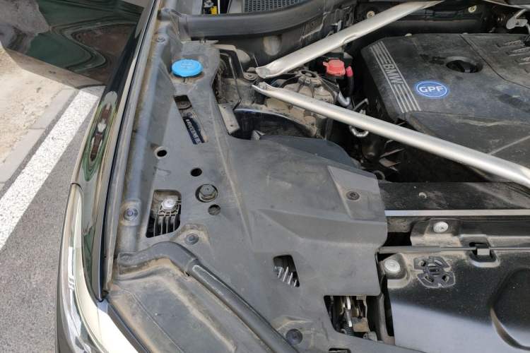 Used BMW X5 2021 xDrive30i M Sport Package Engine Bay Right