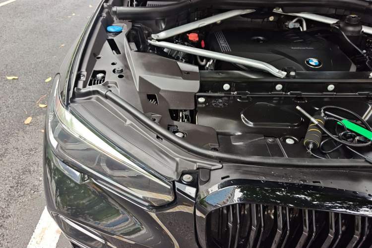 Used BMW X5 2021 xDrive30i M Sport Package Engine Bay Right