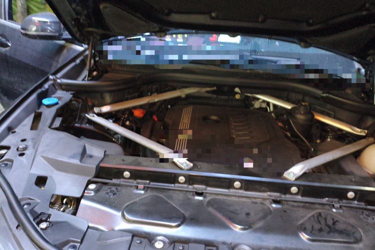 Used BMW X5 2021 xDrive40i M Sport Package Engine Bay Right