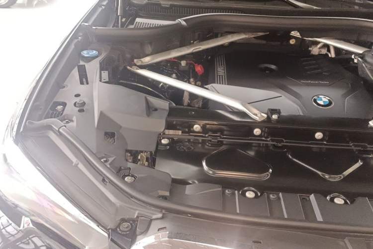 Used BMW X5 2021 xDrive30i M Sport Package Engine Bay Right