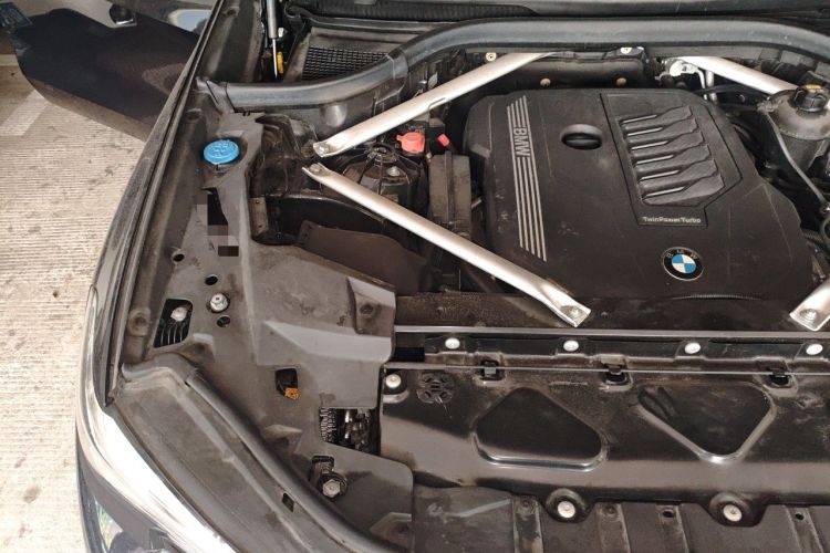 Used BMW X5 2021 xDrive40i M Sport Package Engine Bay Right