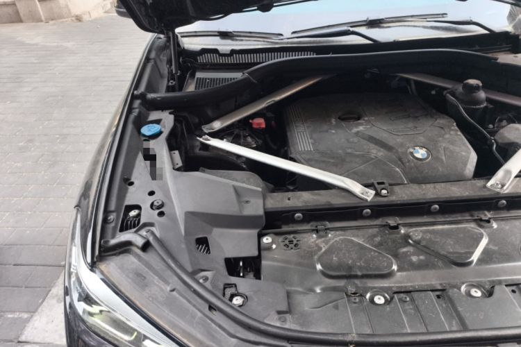 Used BMW X5 2021 xDrive30i M Sport Package Engine Bay Right