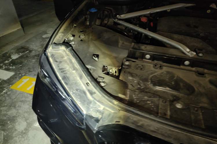 Used BMW X5 2021 xDrive30i M Sport Package Engine Bay Right