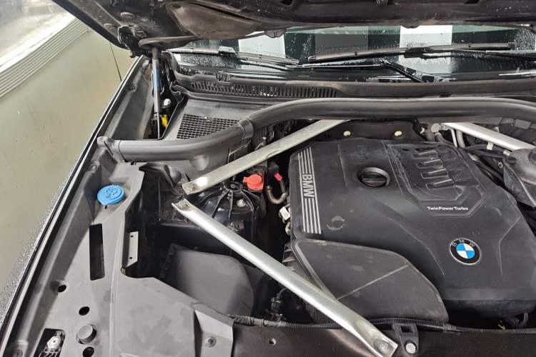 Used BMW X5 2021 Restyled xDrive30i M Sport Package Engine Bay Right