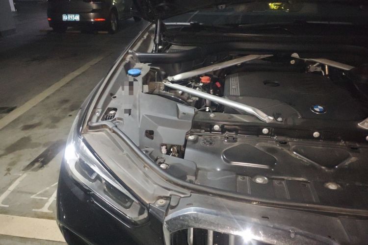 Used BMW X5 2021 xDrive30i M Sport Package Engine Bay Right