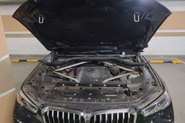 Used BMW X5 2021 Restyled xDrive40i Luxury Version M Sport Package Engine Bay