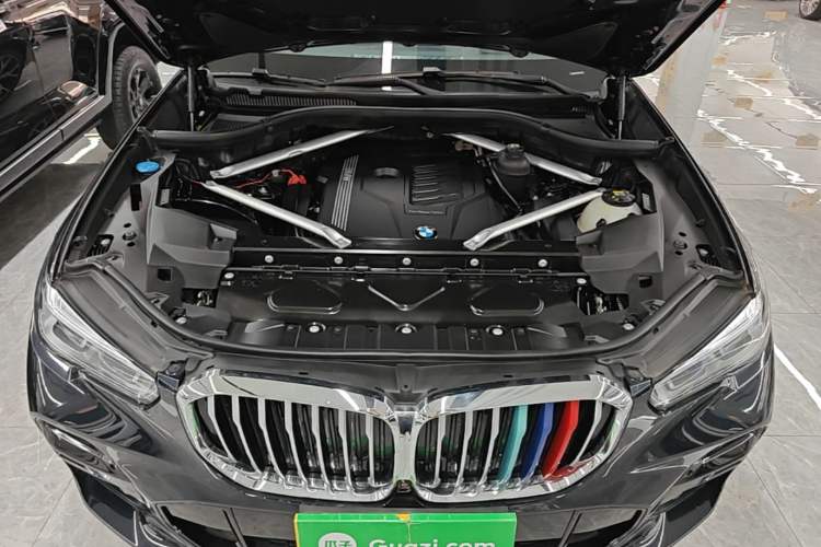 Used BMW X5 2021 Restyled xDrive40i Luxury Version M Sport Package Engine Bay