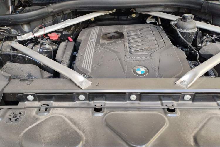 Used BMW X5 2021 Restyled xDrive40i M Sport Package Engine Bay