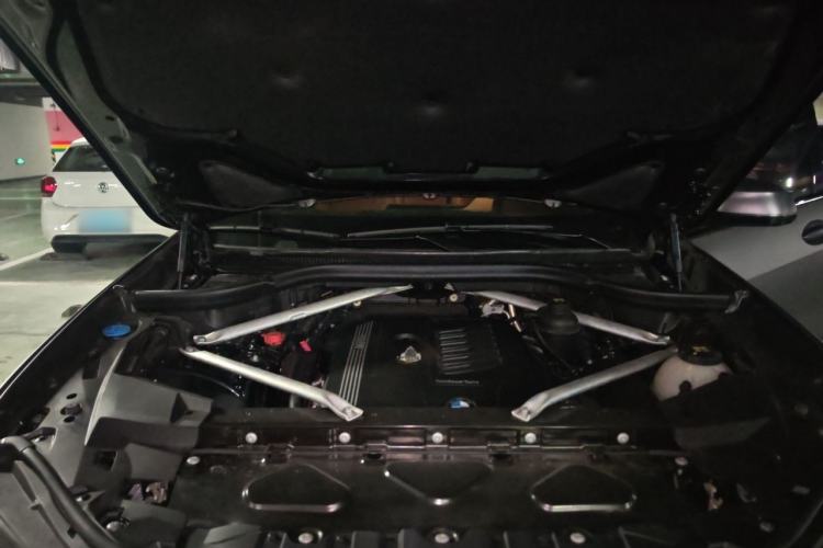 Used BMW X5 2021 xDrive40i M Sport Package Engine Bay