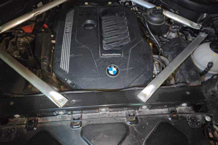 Used BMW X5  Engine Bay