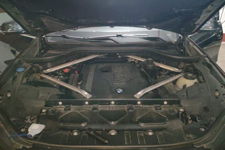 Used BMW X5 2021 xDrive40i M Sport Package Engine Bay