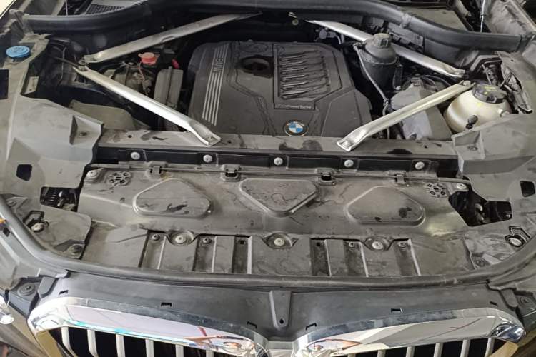 Used BMW X5 2021 xDrive40i M Sport Package Engine Bay