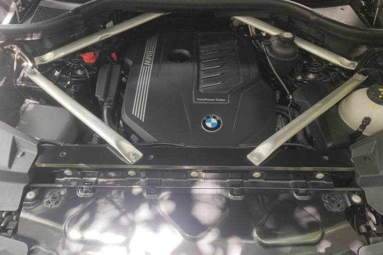 Used BMW X5 2021 xDrive40i Luxury Model with M Sport Package Engine Bay