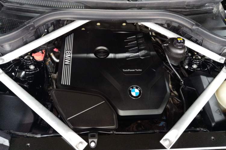 Used BMW X5 2021 xDrive30i M Sport Package Engine Bay