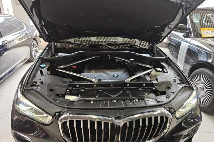 Used BMW X5 2021 xDrive30i M Sport Package Engine Bay
