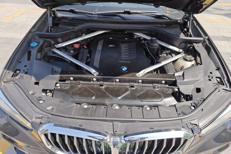 Used BMW X5 2021 xDrive40i Luxury Model with M Sport Package Engine Bay