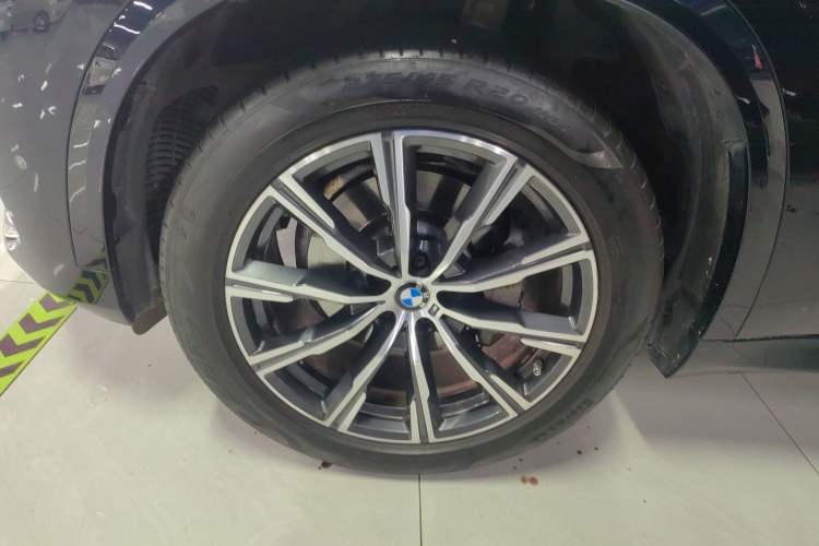 Used BMW X5 2021 xDrive30i M Sport Package Exterior 1