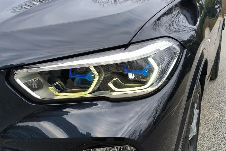 Used BMW X5 2021 xDrive40i Luxury Model with M Sport Package Exterior 11