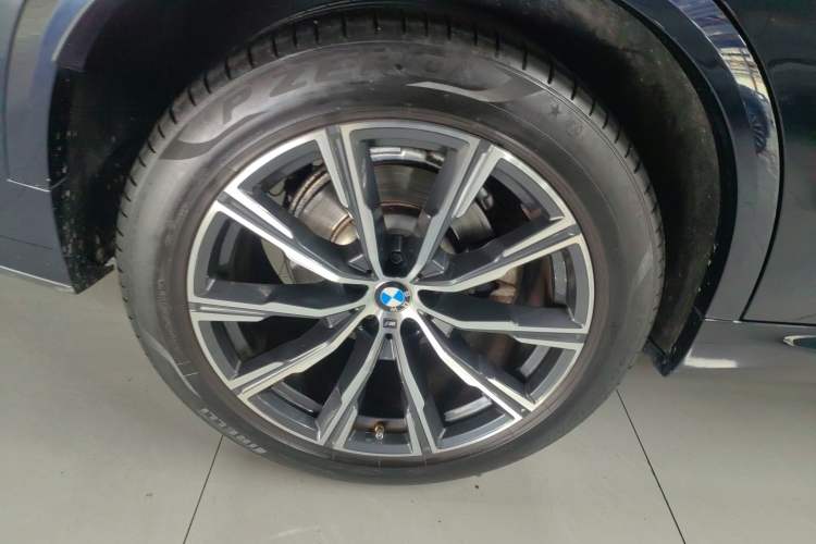 Used BMW X5 2021 xDrive30i M Sport Package Exterior 2