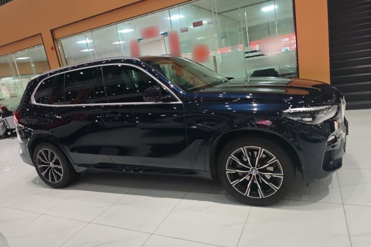 Used BMW X5 2021 xDrive30i M Sport Package Exterior 2