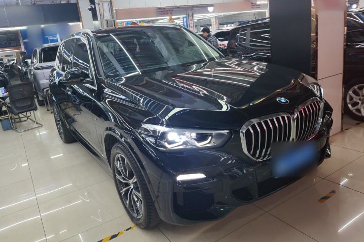 Used BMW X5 2021 xDrive30i M Sport Package Exterior 2