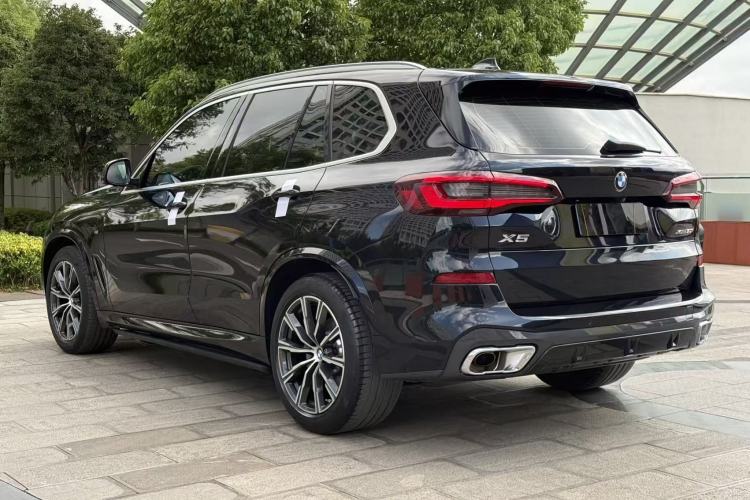 Used BMW X5 2021 xDrive30i M Sport Package Exterior 2