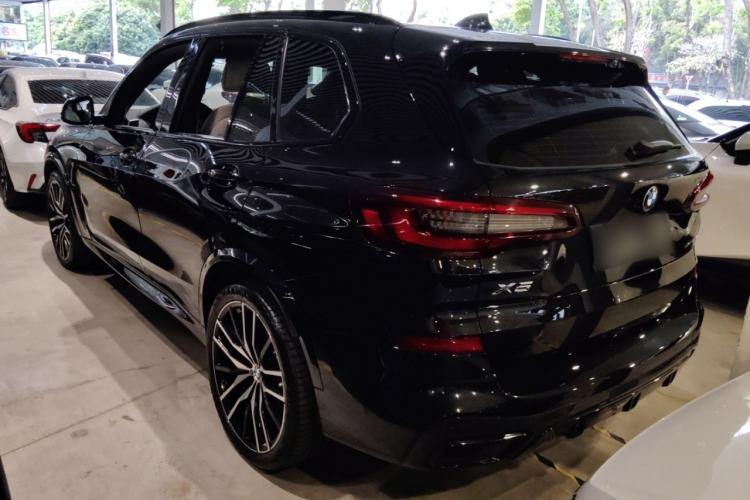 Used BMW X5 2021 xDrive40i Luxury Model with M Sport Package Exterior 2